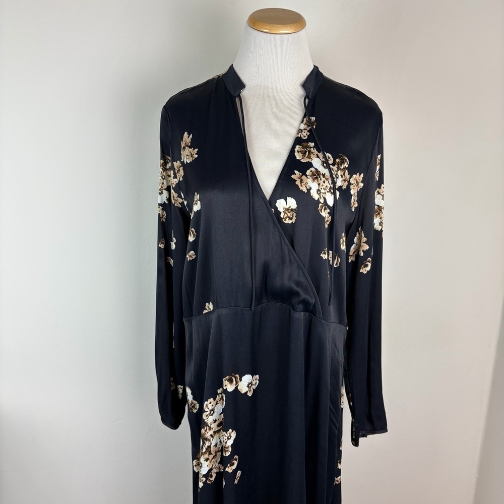 Aritzia Little Moon Laurel Dress, Black/Ivory, Size M B5 - Picture 3 of 7